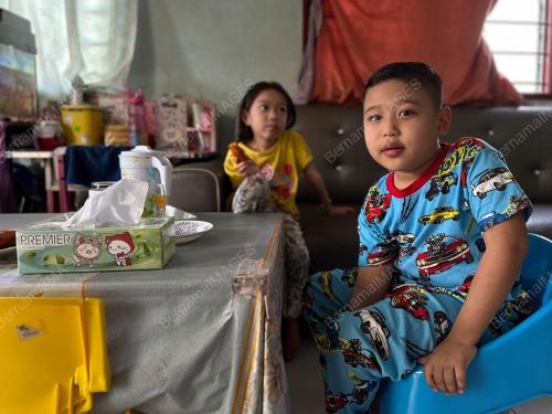 TIGA ANAK OKU HIDAP PENYAKIT SMA TAHAP DUA