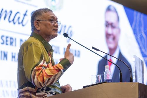 DATUK SERI SHAMSUL ANUAR NASARAH