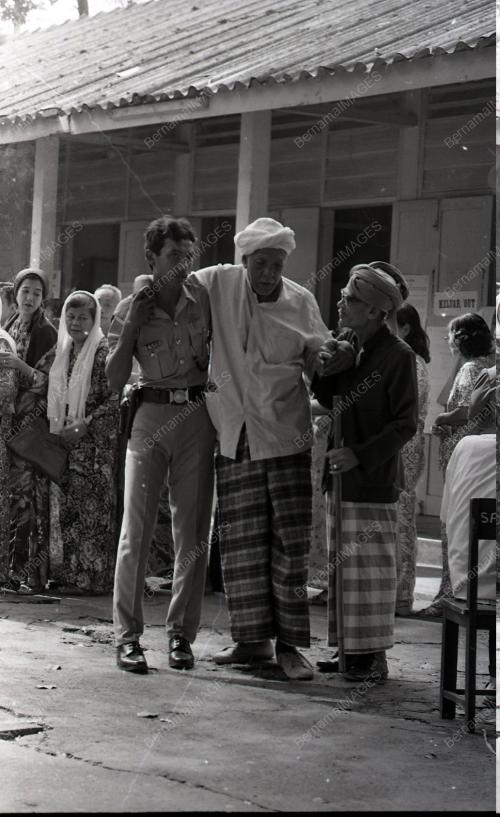 TENGKU RAZALEIGH HAMZAH