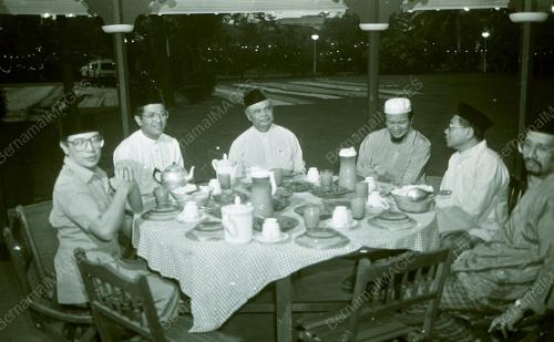 GHAFAR BABA DI MAJLIS BERBUKA PUASA