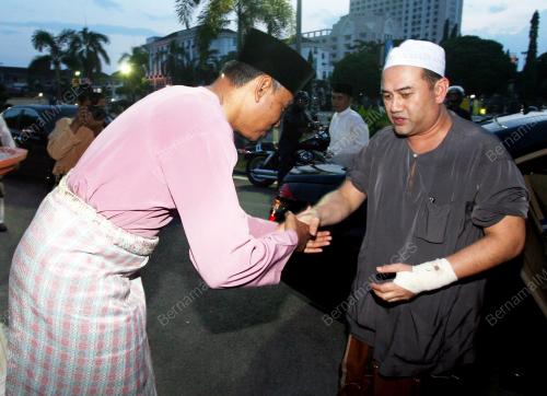 TENGKU MUHAMMAD FARIS PETRA