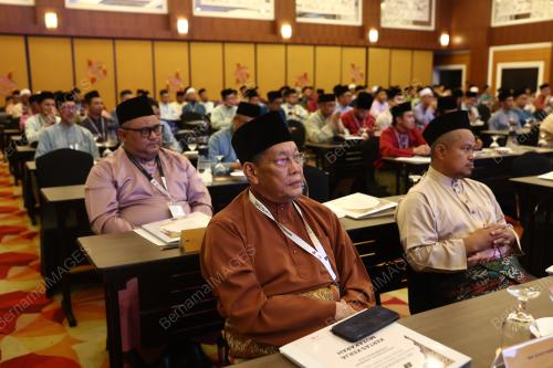 DATUK DR MOHD NA'IM MOKHTAR