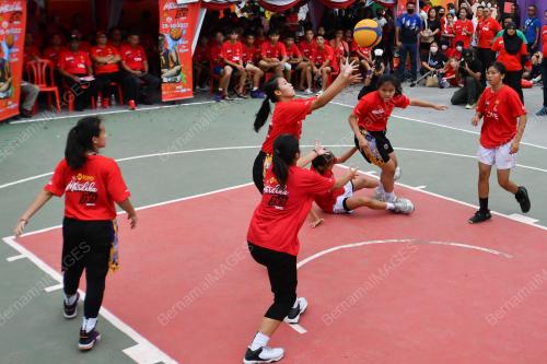 PERTANDINGAN BOLA KERANJANG