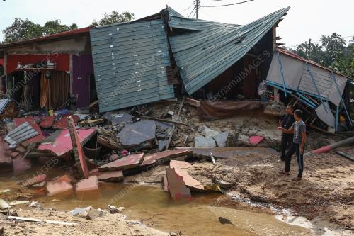 TINJAUAN KESAN BANJIR DI TUMPAT