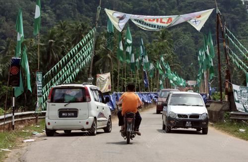 JAMBATAN KAMPUNG MANIK URAI LAMA