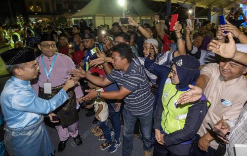 AHMAD FAHMI MOHAMED FADZIL