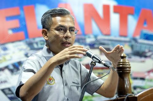 AHMAD FAHMI MOHAMED FADZIL