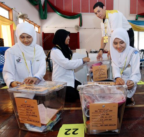 PILIHAN RAYA KECIL DUN MANIK URAI