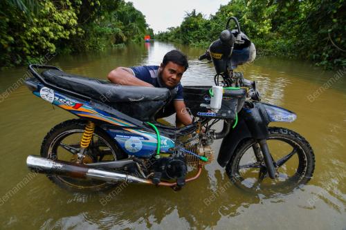 MOTOSIKAL BANJIR