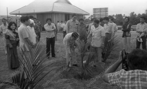 KB13_18022015_RASMI_TANAH
