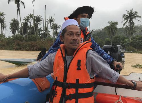 IMAM HARUNGI SUNGAI UNTUK SOLAT JENAZAH