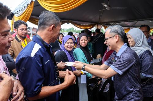 FAHMI FADZIL