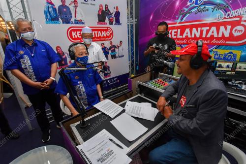 DATUK SERI ISMAIL SABRI YAAKOB