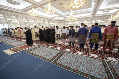 SOLAT JUMAAT TANPA PENJARAKAN FIZIKAL