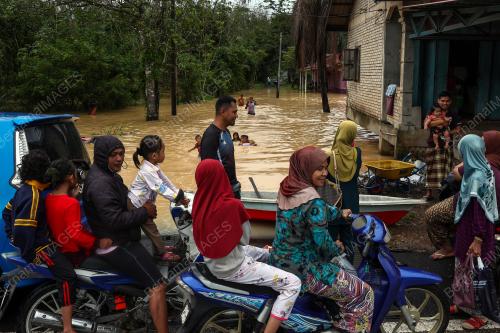 TINJAUAN BANJIR DI KAMPUNG KUBANG KUAU
