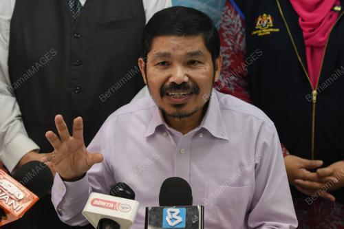 DATUK SERI DR MOHD UZIR MAHIDIN