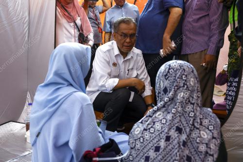 DATUK SERI DR DZULKEFLY AHMAD