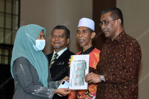 DATUK SERI TAKIYUDDIN HASSAN