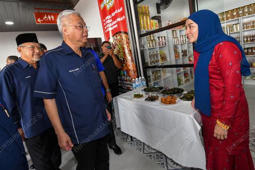 DATUK SERI ISMAIL SABRI YAAKOB