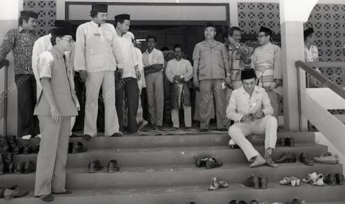 DR. MAHATHIR MOHAMAD