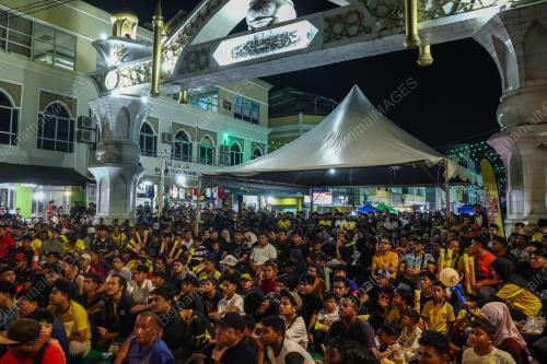 SKRIN BESAR PIALA ASIA