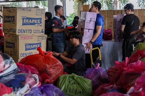 BANTUAN MANGSA BANJIR