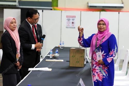 PENAMAAN CALON PRU 15