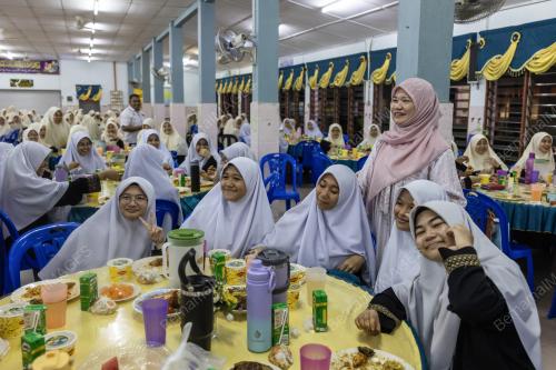 FADHLINA SIDEK