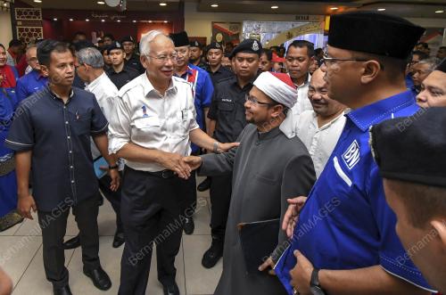 KB15_11042018_UMNO_BN201804094660