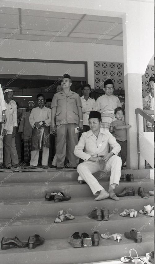 DR. MAHATHIR MOHAMAD