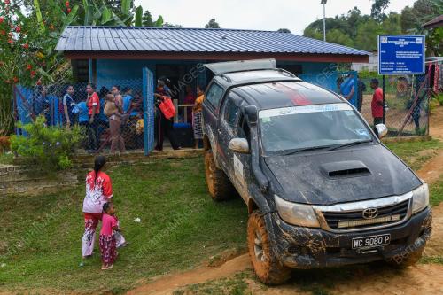 ORANG ASLI POS HAU