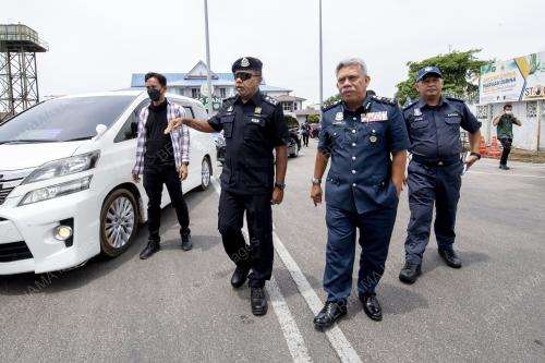 DATUK AYOB KHAN MYDIN PITCHAY 