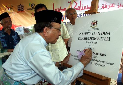 DR RAIS YATIM