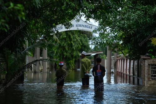 TINJAUAN SOLAT JUMAAT DI MASJID SIMPANGAN
