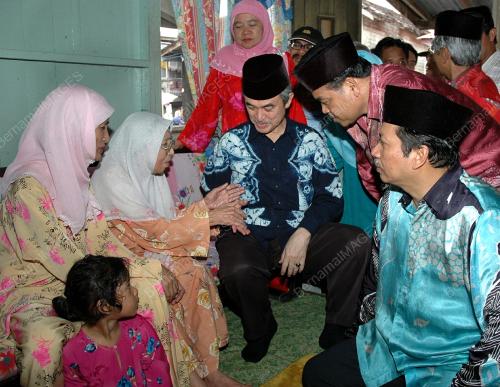 ABDULLAH MENDENGAR AMANAT