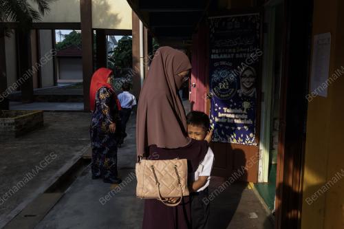 HARI PERTAMA PERSEKOLAHAN KELANTAN