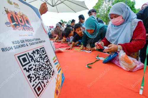 KEMBARA RIUH KELUARGA MALAYSIA