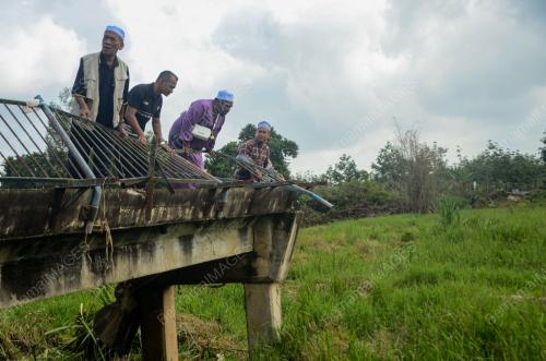 JAMBATAN_RUNTUH