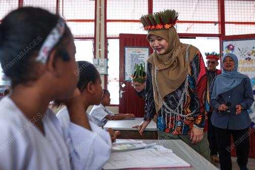 FADHLINA SIDEK