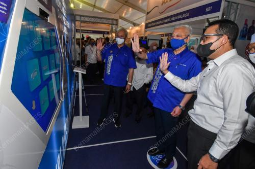 DATUK SERI ISMAIL SABRI YAAKOB