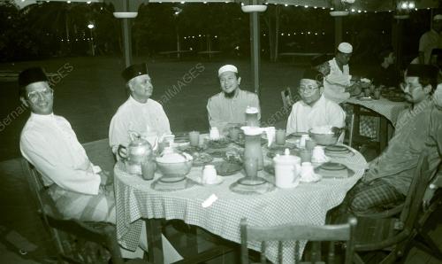 GHAFAR BABA DI MAJLIS BERBUKA PUASA