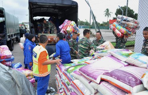 KB16_24122014_BANTUAN_BANJIR