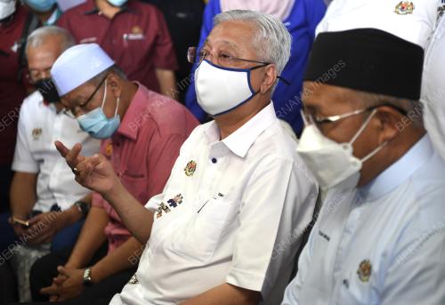 DATUK SERI ISMAIL SABRI YAAKOB