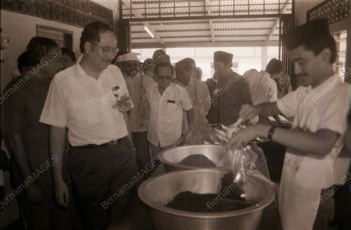 DATO' SRI MOHD NAJIB TUN ABDUL RAZAK