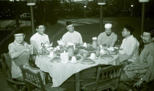 GHAFAR BABA DI MAJLIS BERBUKA PUASA