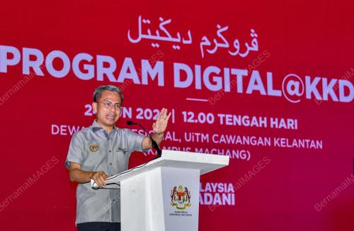 AHMAD FAHMI MOHAMED FADZIL
