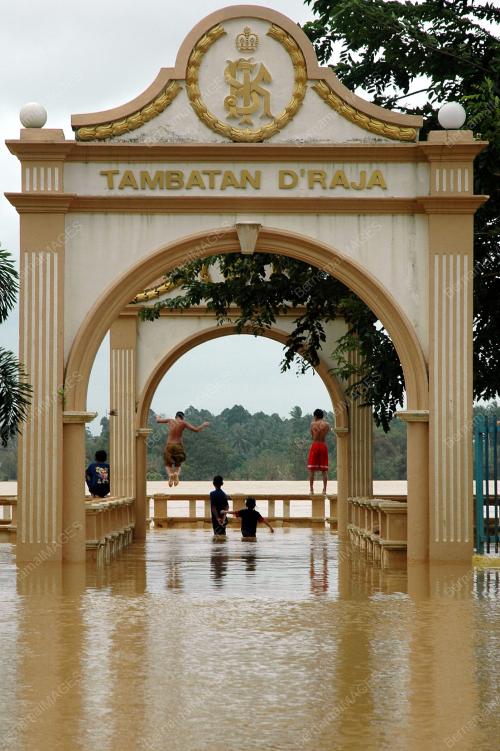TAMBATAN