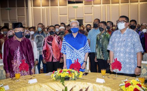 DATUK SERI ISMAIL SABRI YAAKOB