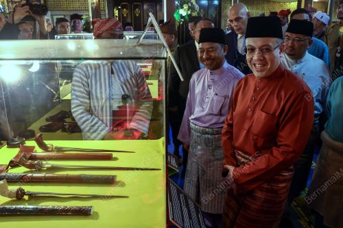 TENGKU MUHAMMAD FAKHRY PETRA