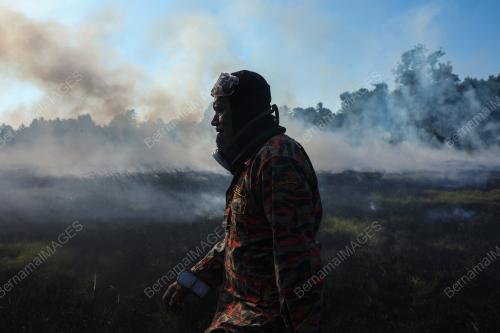 ANGGOTA BOMBA DAN PENYELAMAT